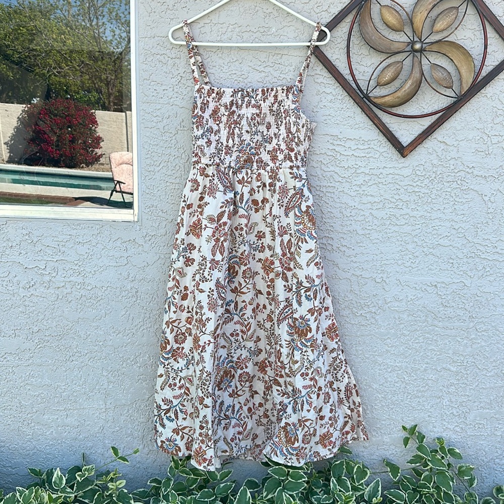 Old Navy women’s petite size large paisley smocked summer dress with open back